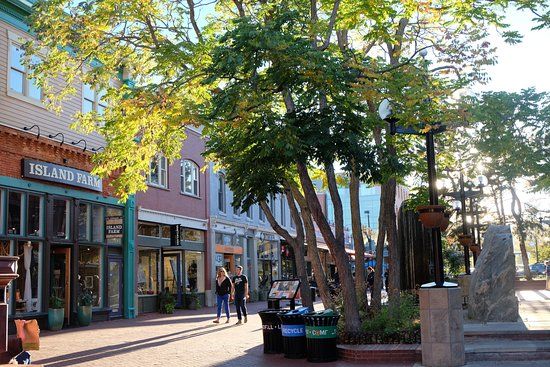 Pearl Street Mall